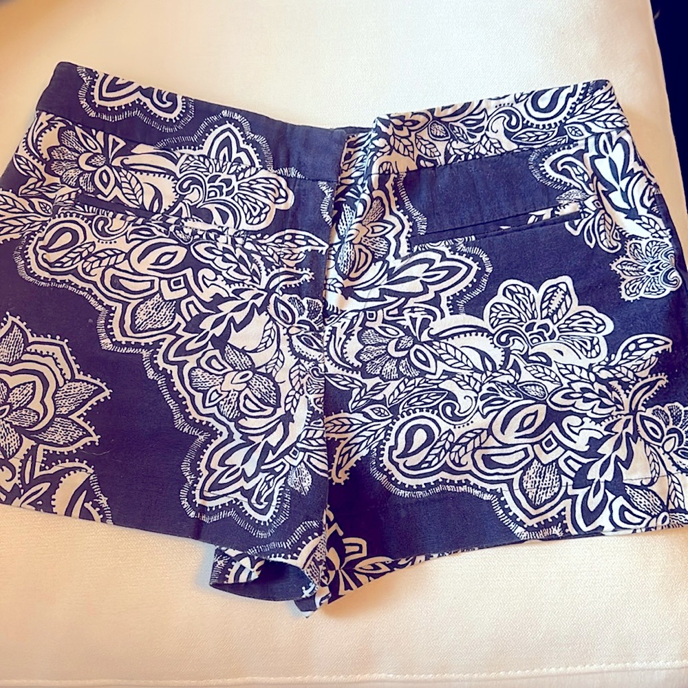 Dalia Collection Cotton Shorts . Size6